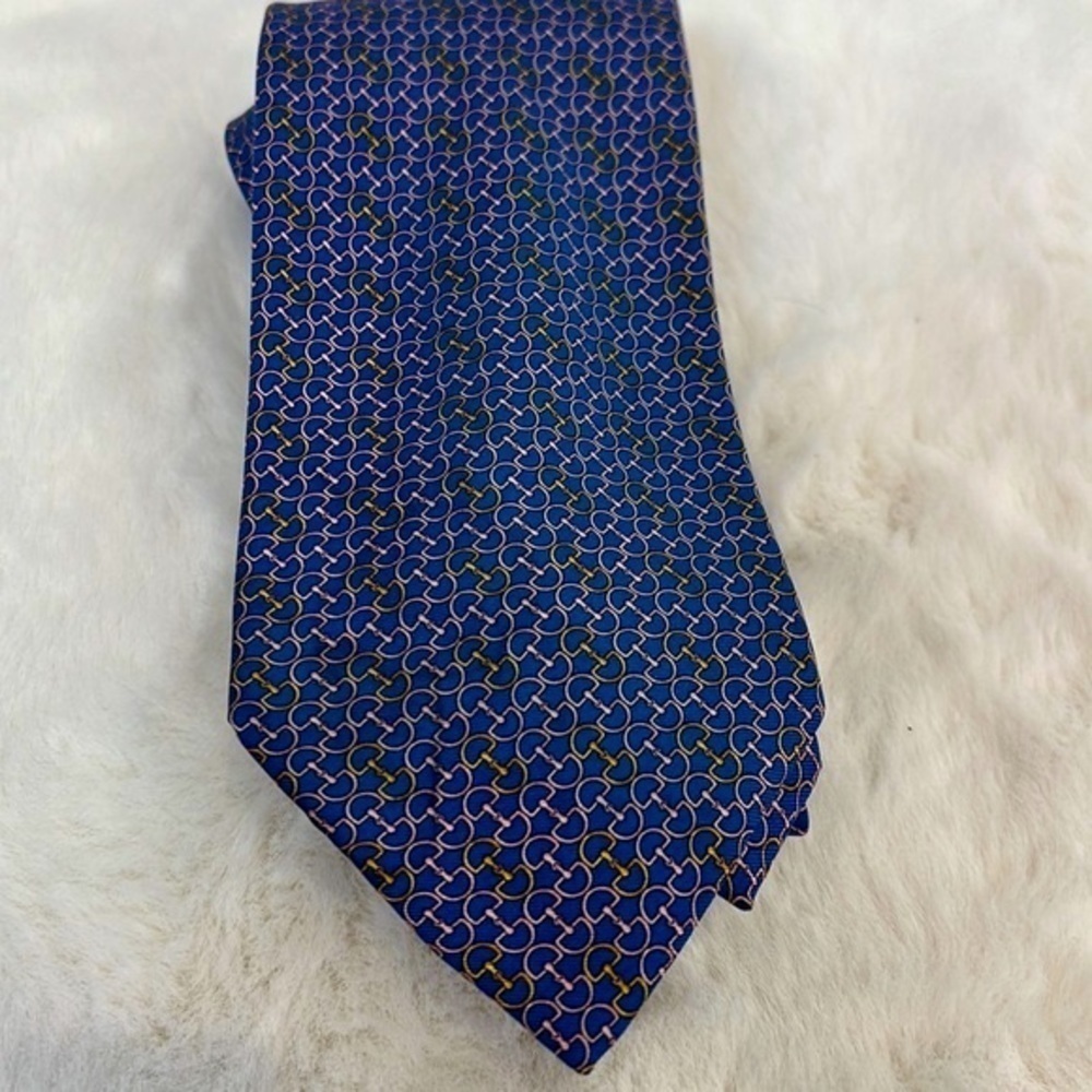 Burberry silk tie blue with pink and gold D ring design